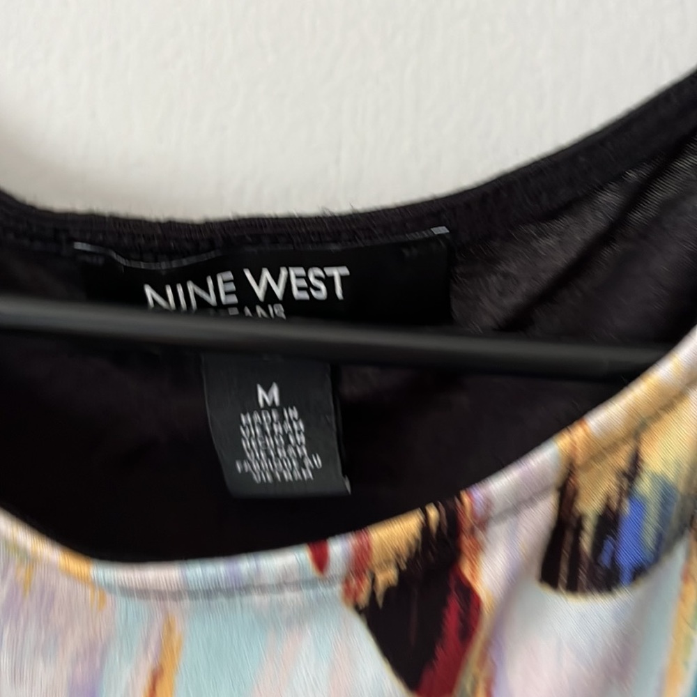 Blouse - Picture 2 of 3